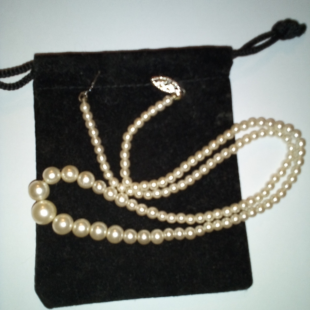 Graduated Pearl bead necklace